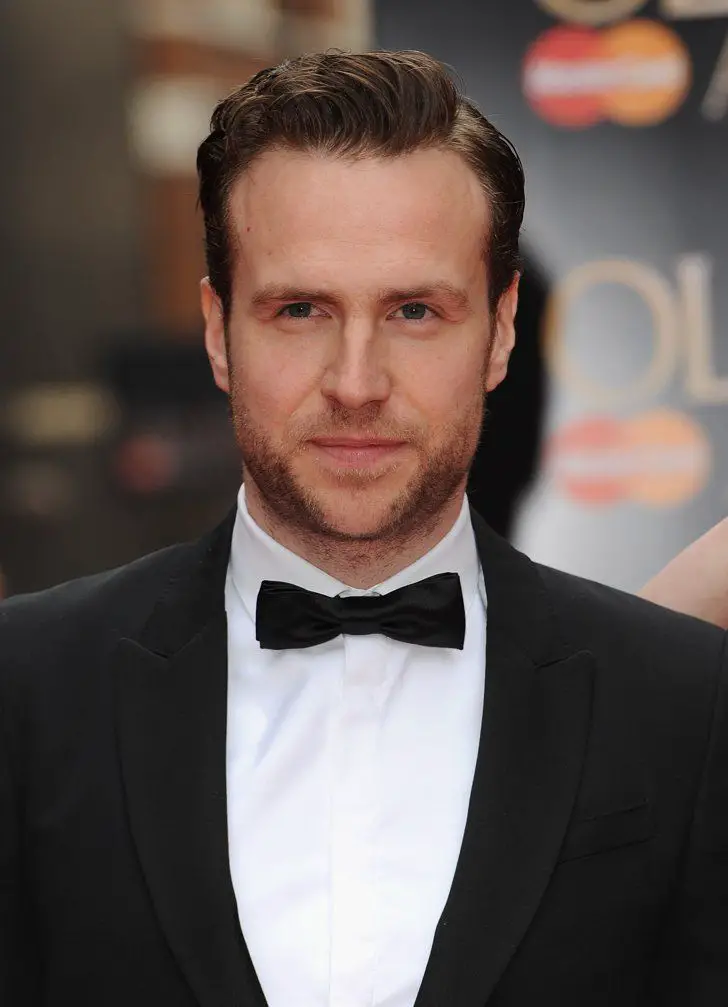 How tall is Rafe Spall?